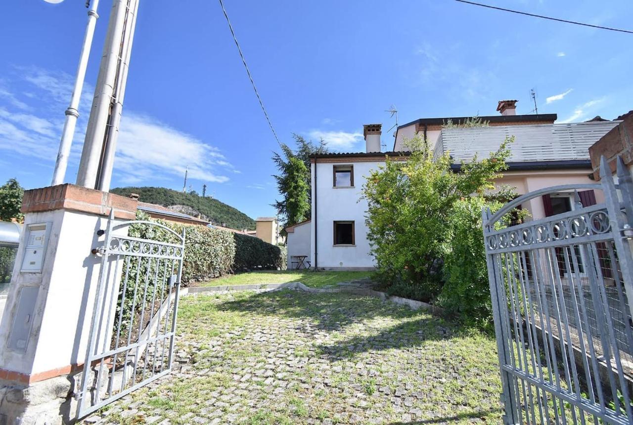 Calaone Wondeful Duplex Apartment Con Parcheggio X4 Baone Exterior photo